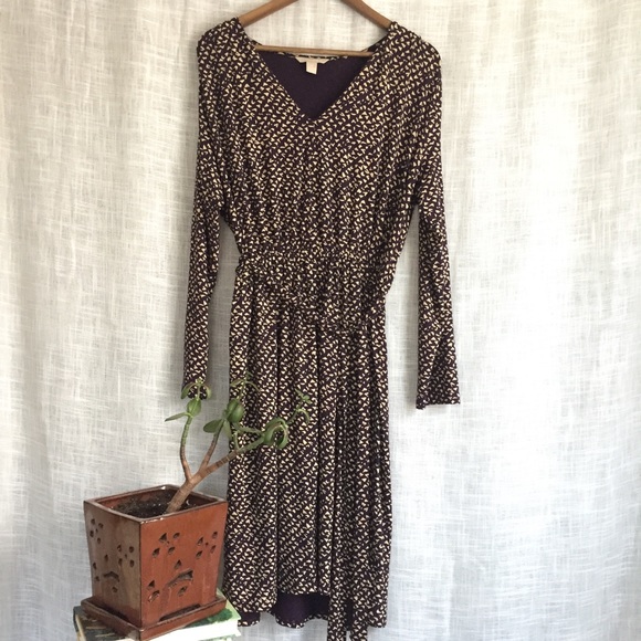 Banana Republic Dresses & Skirts - Banana Republic Stretch V Neck Long Sleeve Dress